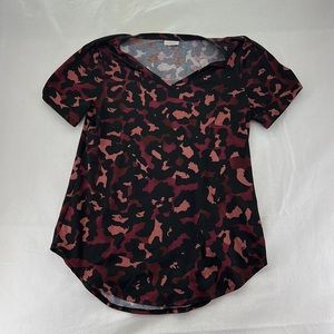 Lularoe Short Sleeve Shirt Blouse Camouflage Red Black Womens Size M
